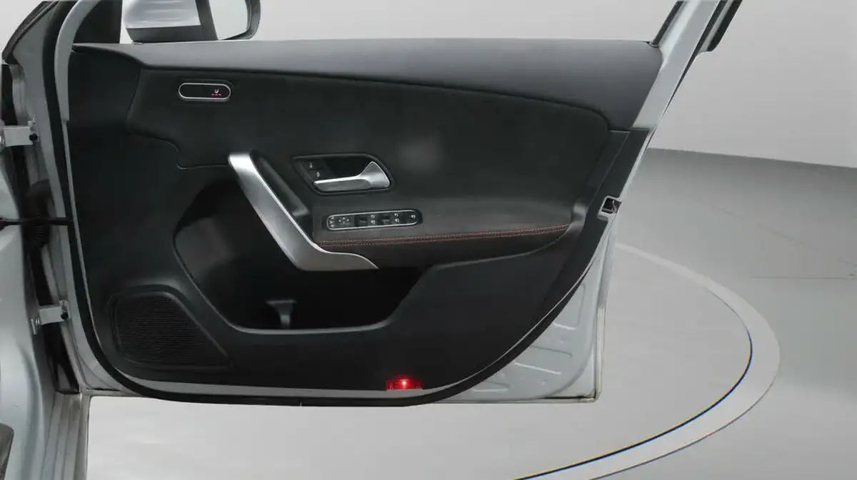 2021-mercedes-benz-a-class-20-a250-amg-line-executive-hatchback-5d-big-15