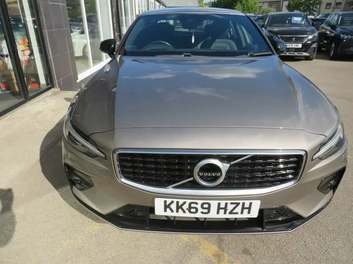2019-volvo-s60-20-t5-r-design-plus-big-16
