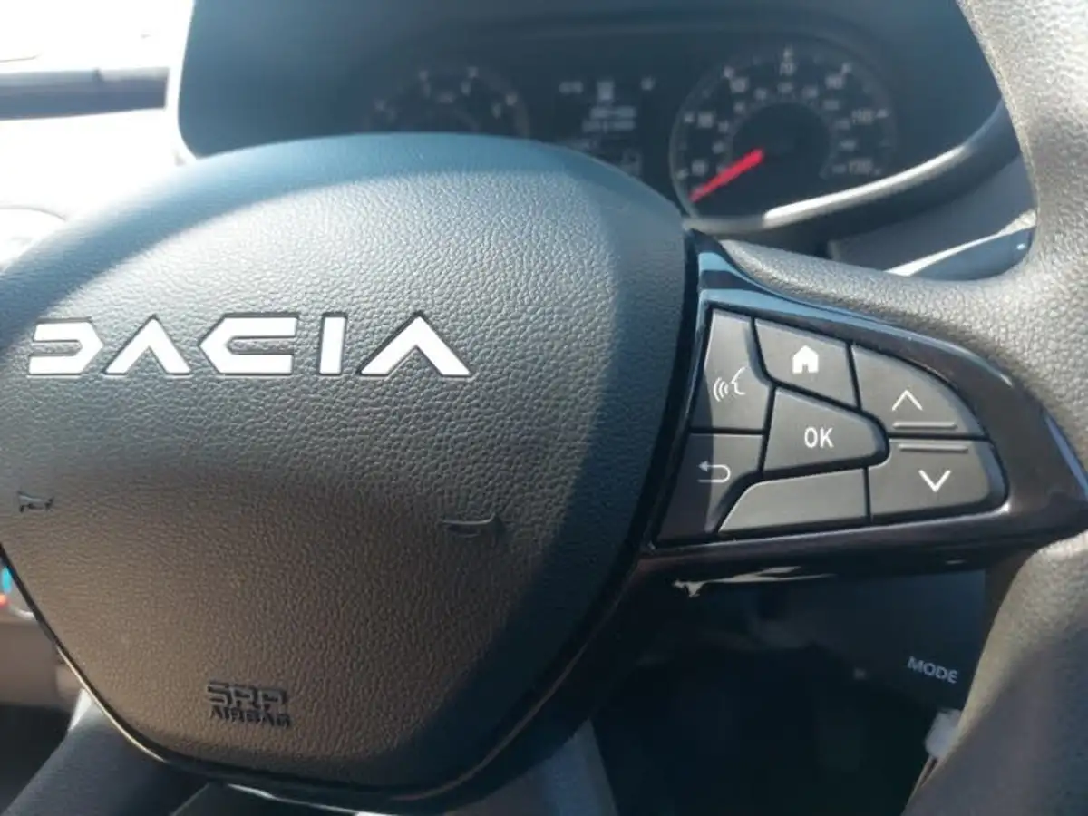 2023-dacia-jogger-10-tce-essential-big-15
