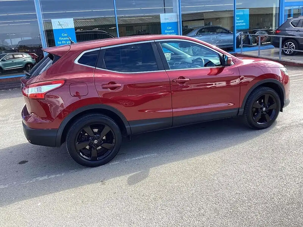 2015-nissan-qashqai-12-n-tec-big-11