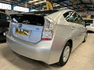 2010-toyota-prius-small-7