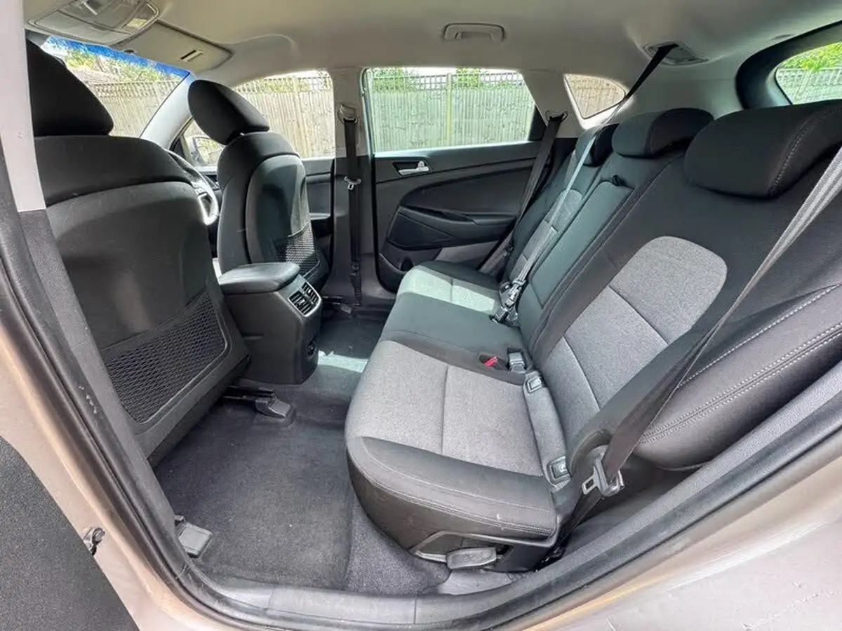 2018-hyundai-tucson-16-gdi-se-nav-big-21
