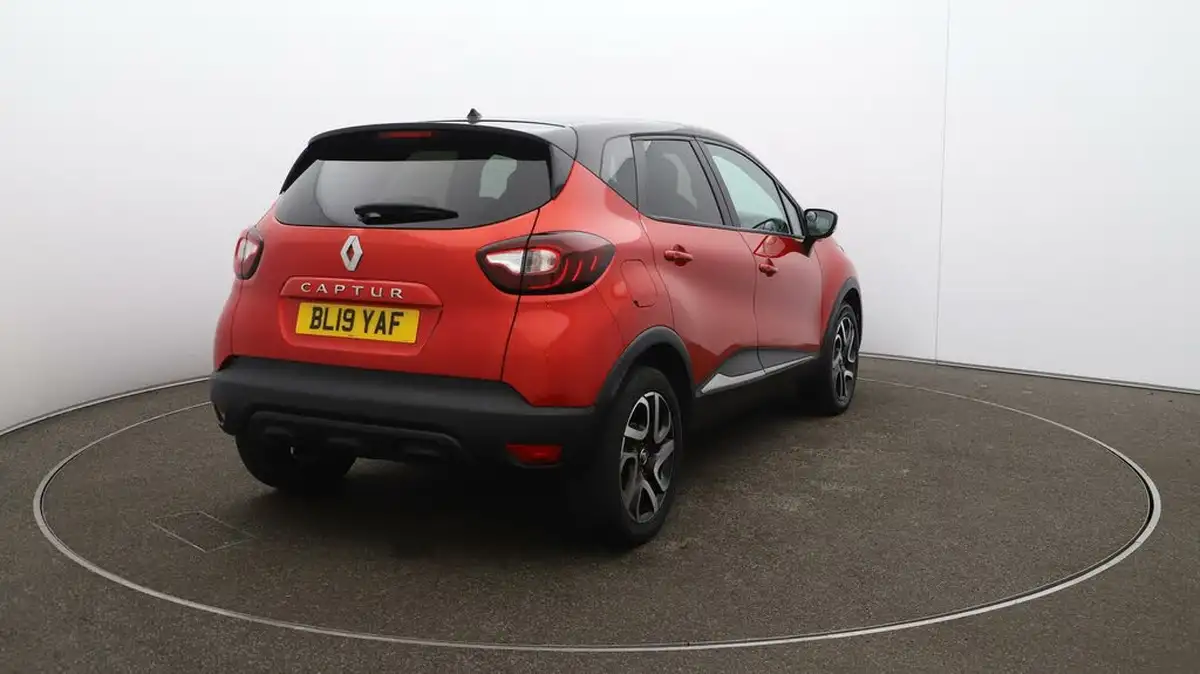2019-renault-captur-09-tce-iconic-big-54