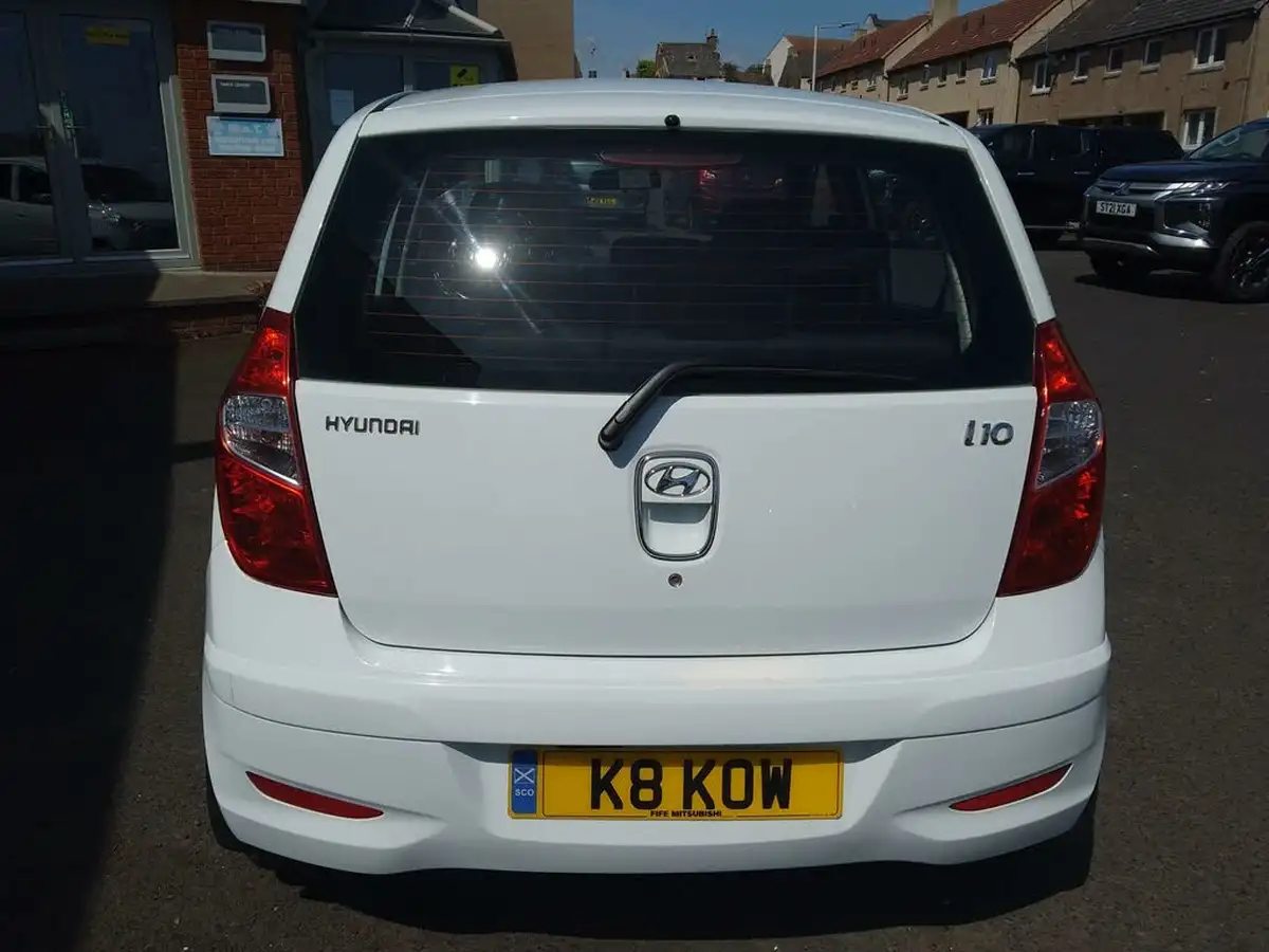 2012-hyundai-i10-12-active-big-6