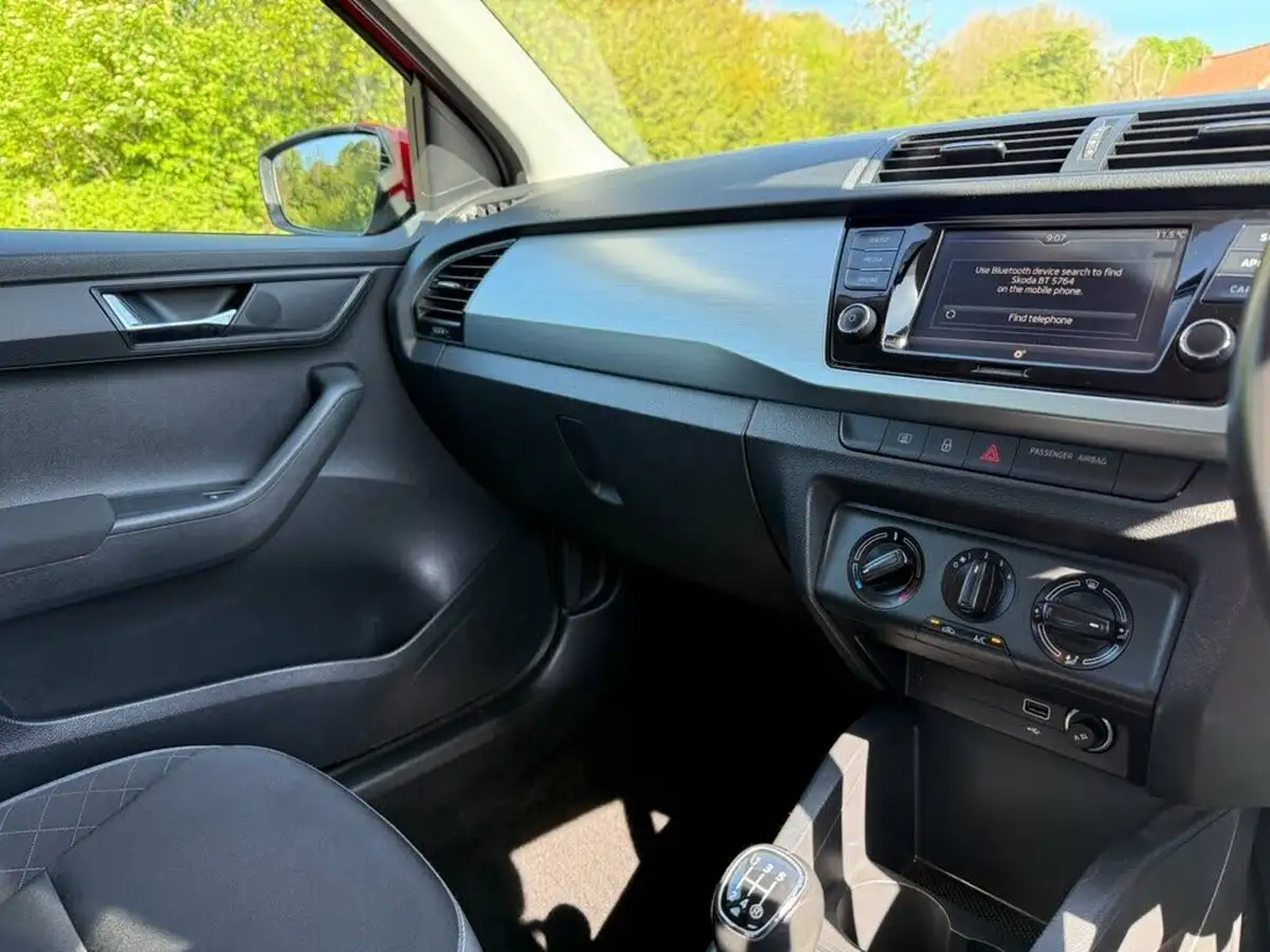 2019-skoda-fabia-10-mpi-se-75ps-ss-hatchback-big-44