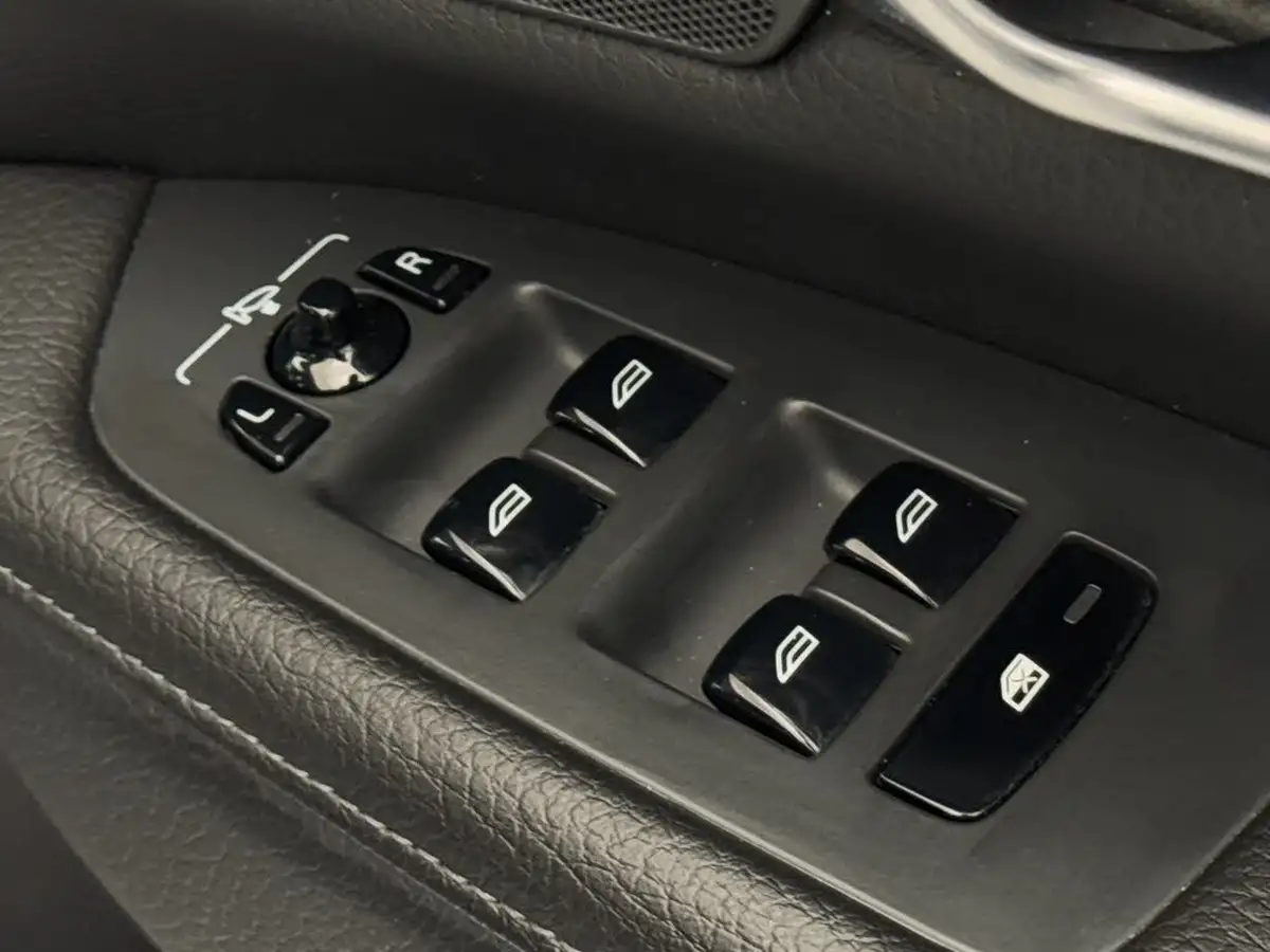 2019-volvo-v90-20-t4-momentum-plus-big-17
