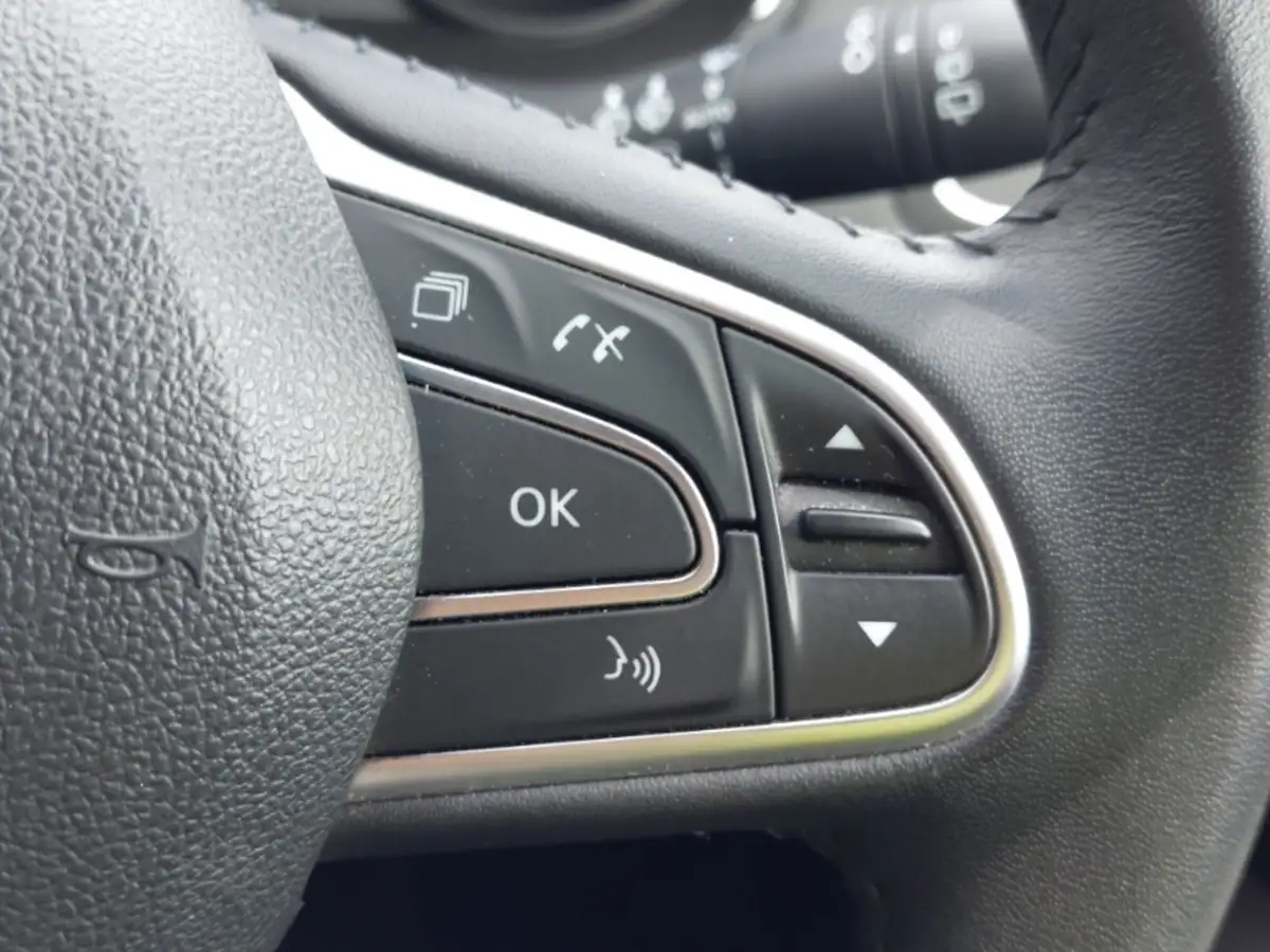 2019-renault-megane-15dci-play-hatchback-big-14
