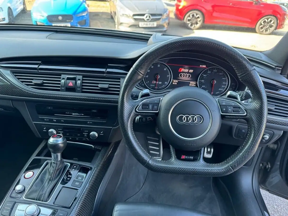 2015-audi-rs6-avant-40-quattro-big-43