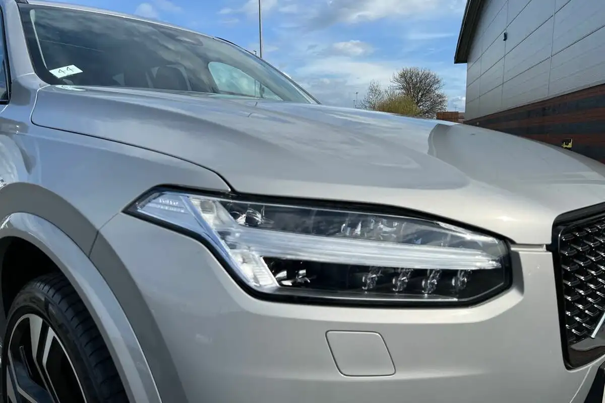 2024-volvo-xc90-20-t8-ultimate-dark-big-17