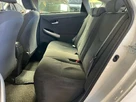 2011-toyota-prius-small-18