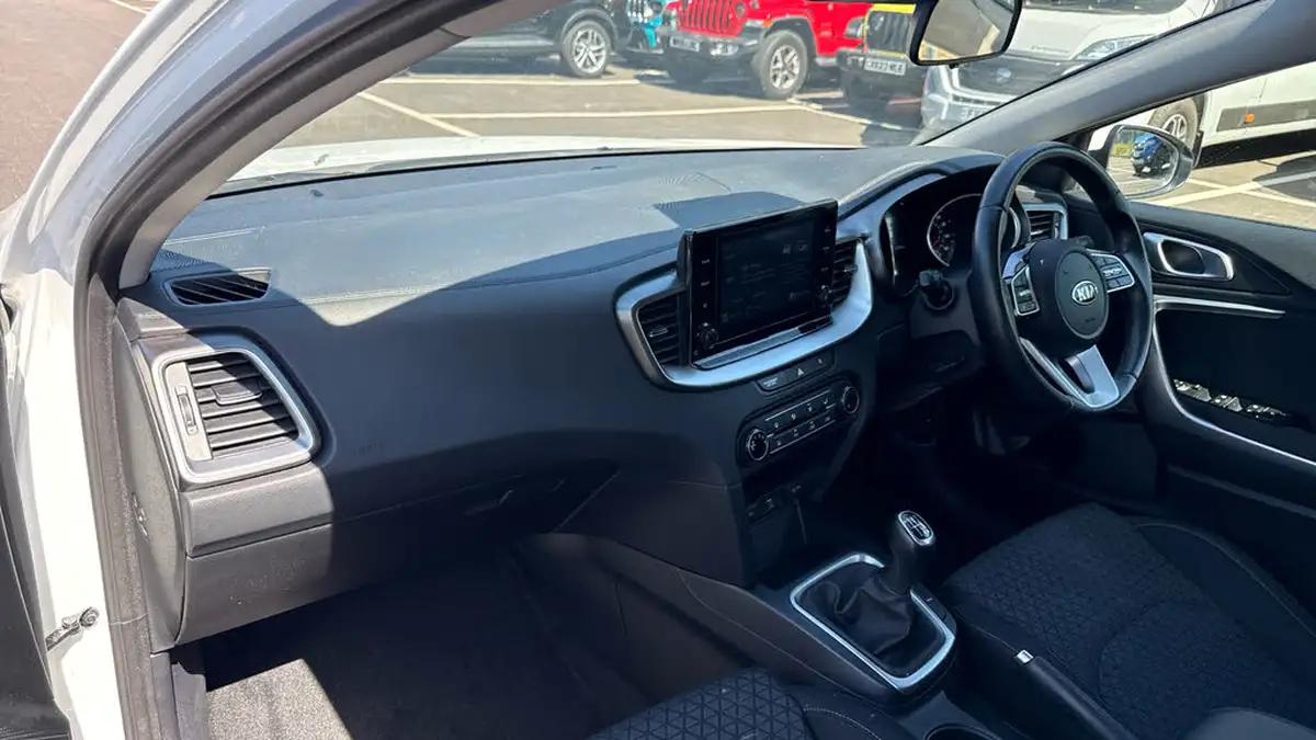 2021-kia-xceed-10-t-gdi-2-big-9