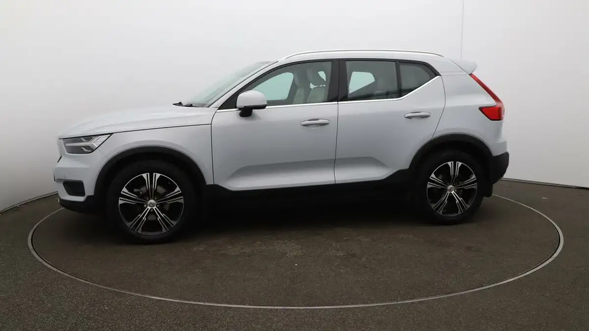 2022-volvo-xc40-20-b4-inscription-awd-big-56