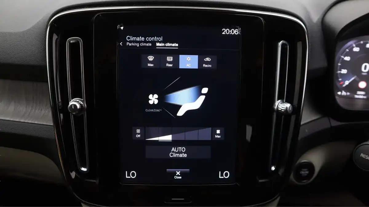 2022-volvo-xc40-20-b4-inscription-awd-big-12
