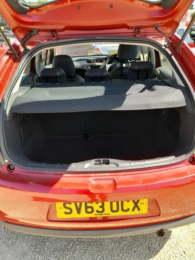 2013-citroen-c3-14hdi-vtr-big-14