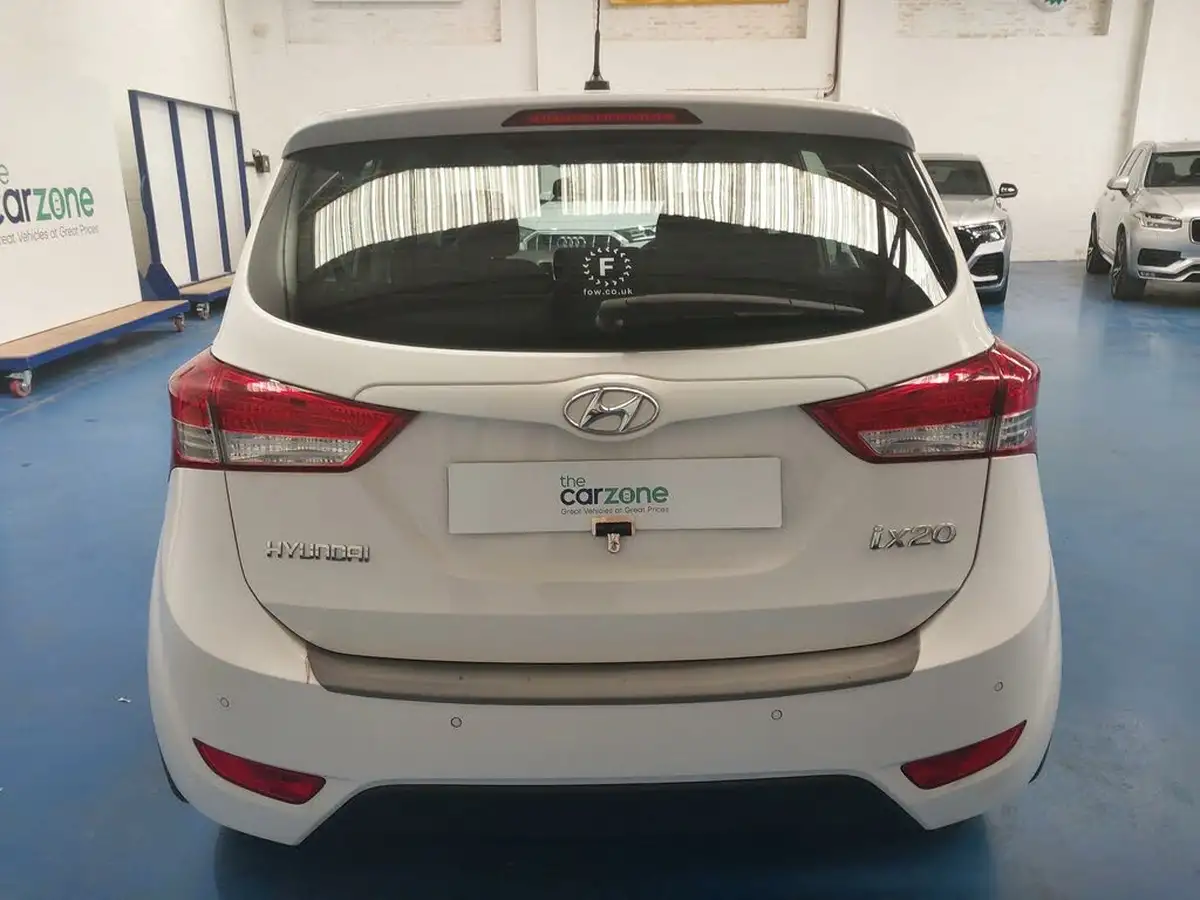 2014-hyundai-ix20-14-active-89bhp-big-3