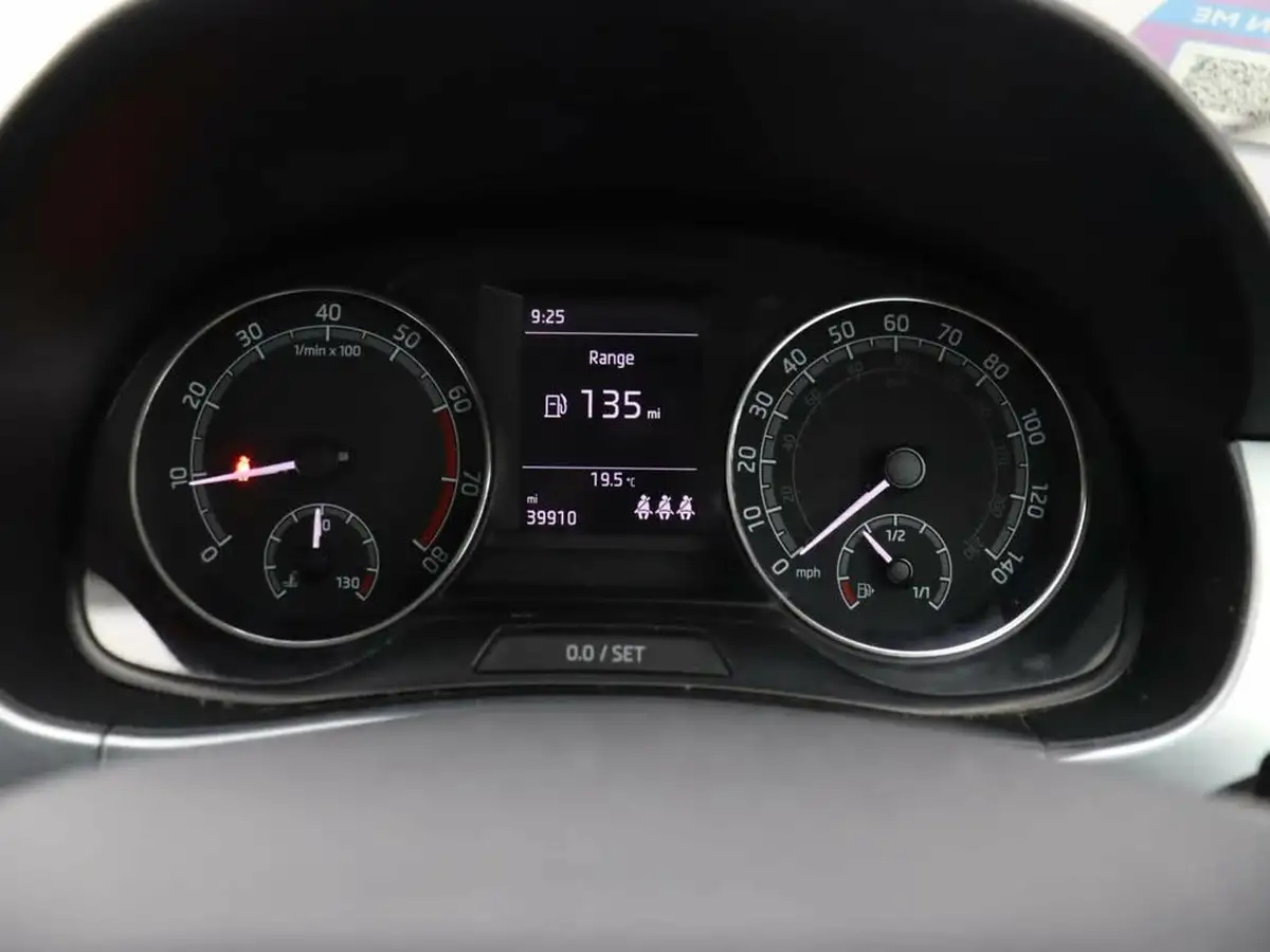 2018-skoda-fabia-10-mpi-se-ss-hatchback-big-24