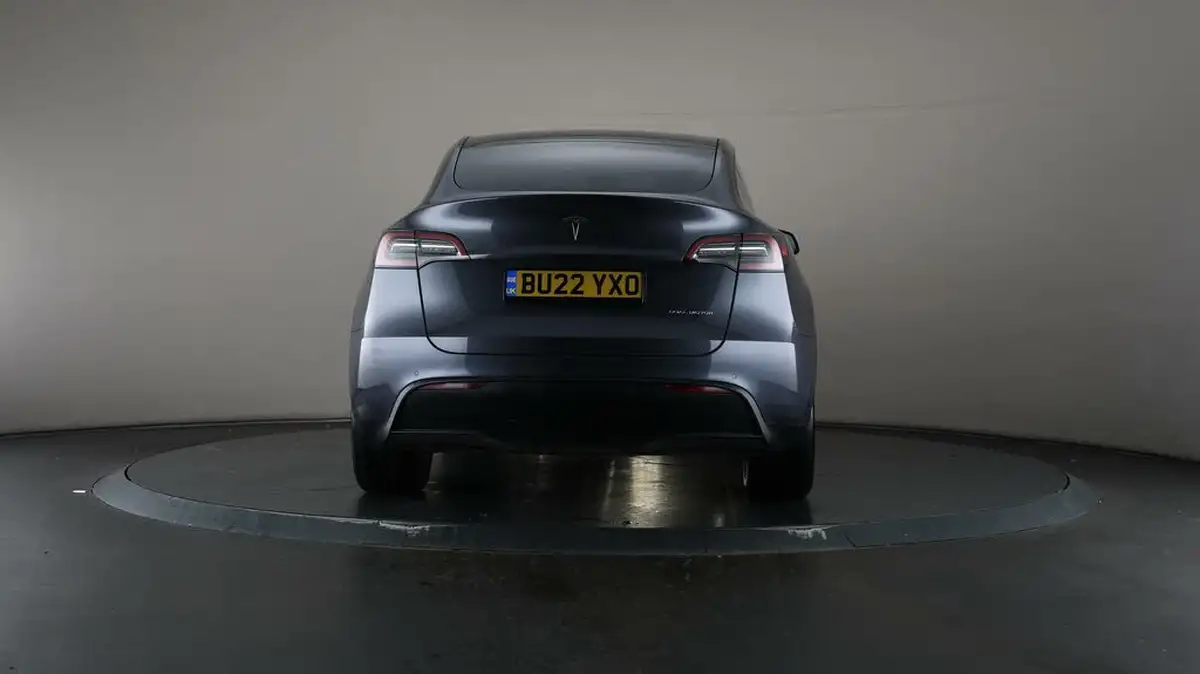 2022-tesla-model-y-e-long-range-big-26