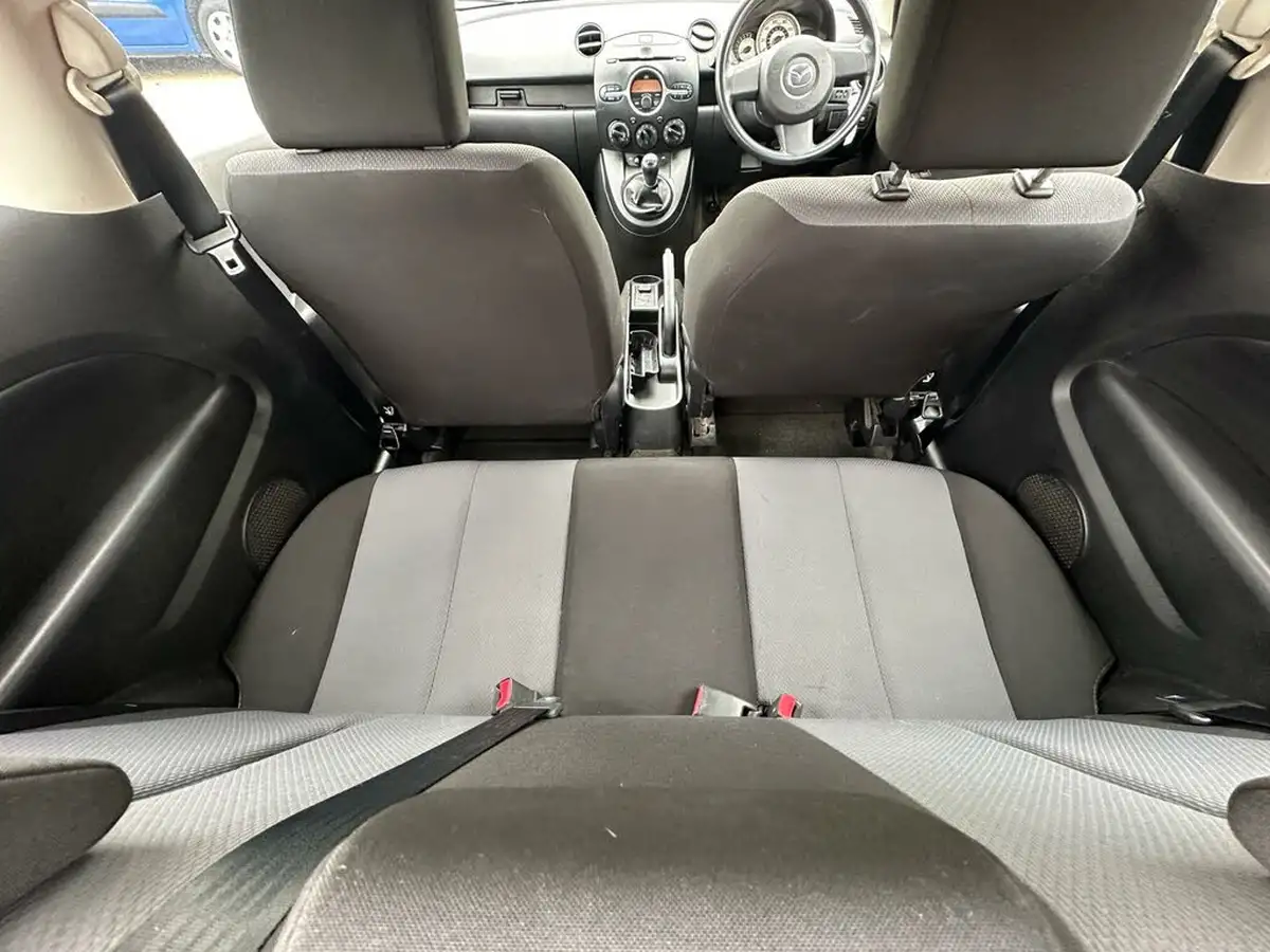 2010-mazda-mazda2-13-ts-air-con-3d-big-8
