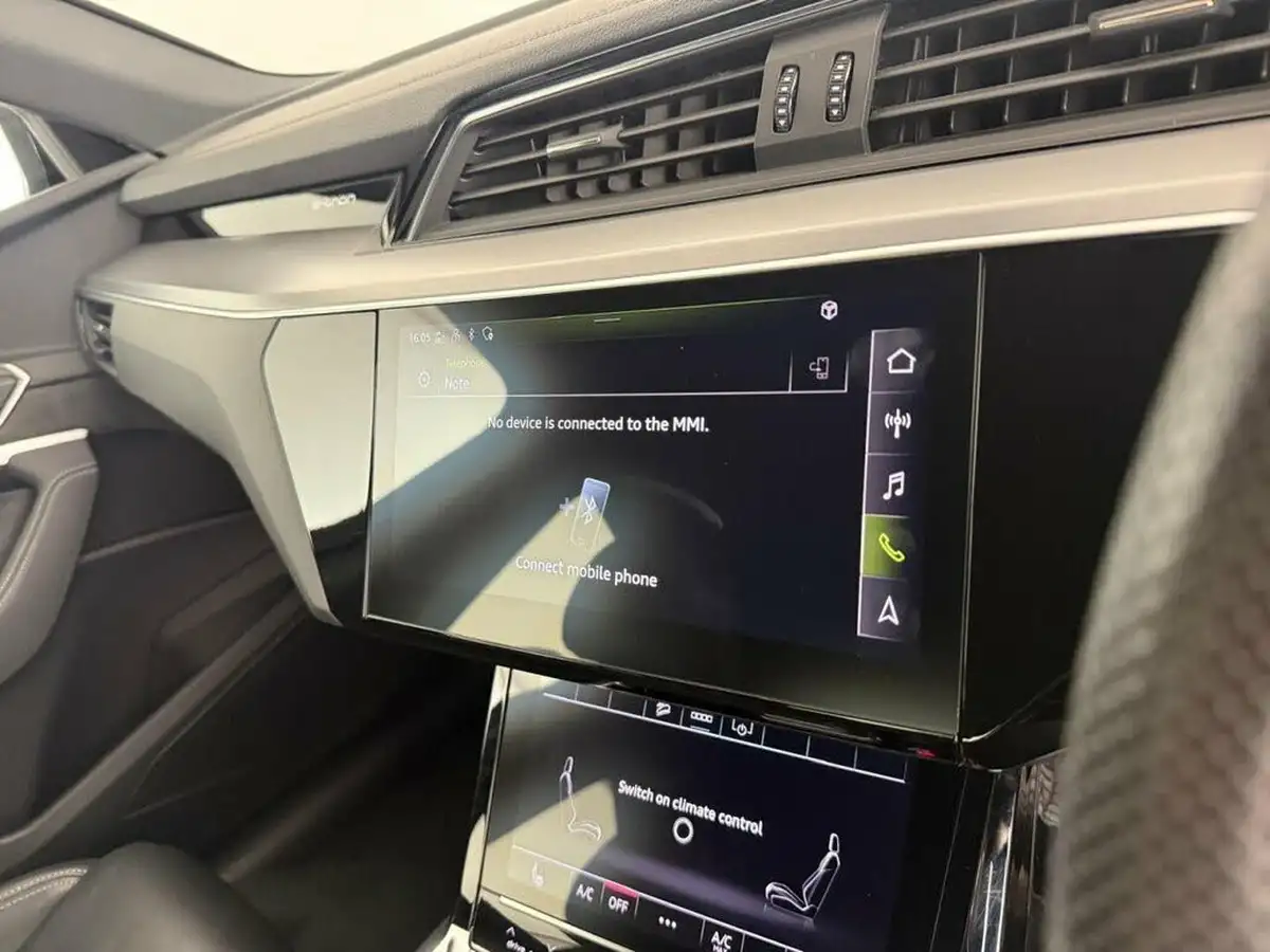 2021-audi-e-tron-50e-s-line-sportback-big-19
