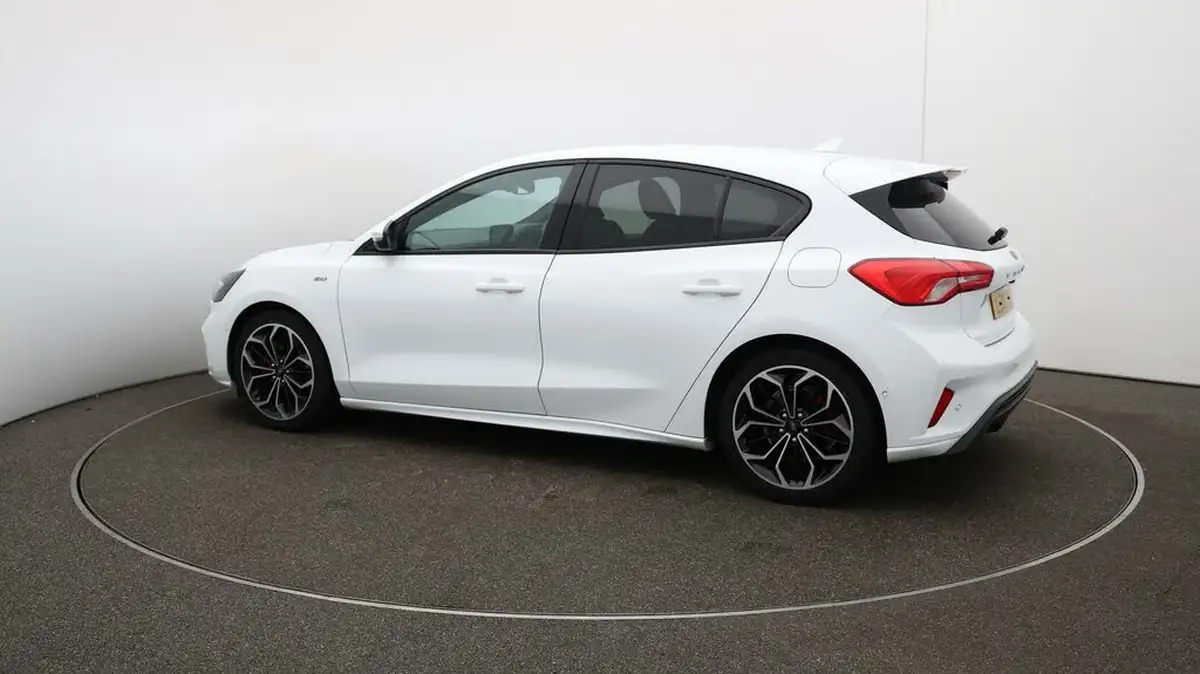 2019-ford-focus-10t-st-line-x-hatchback-big-47