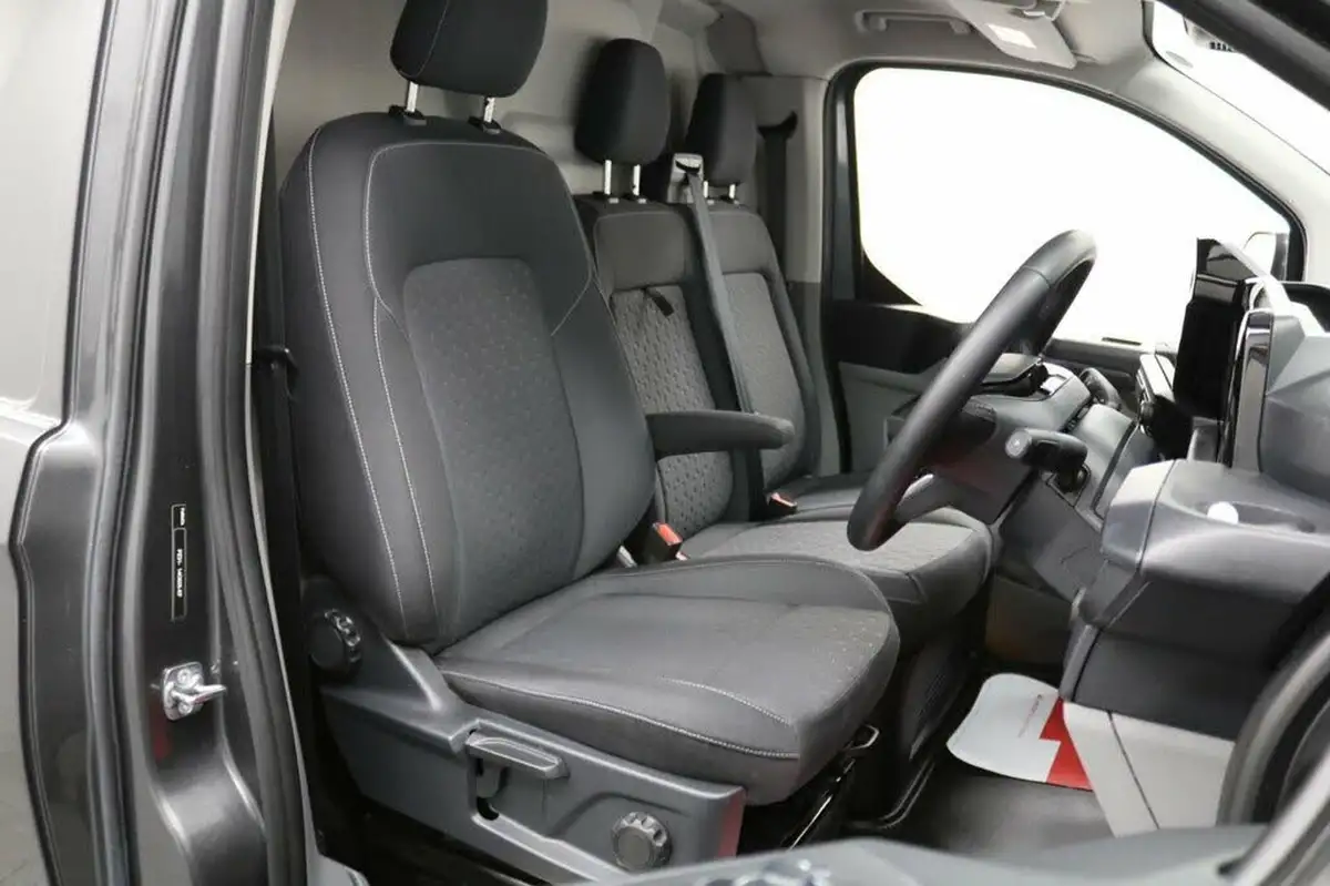2024-ford-transit-custom-20tdci-320-l1h1-limited-136pseu6e-panel-van-1996cc-auto-big-25