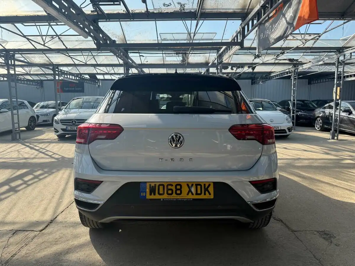 2019-volkswagen-t-roc-15-tsi-design-big-7
