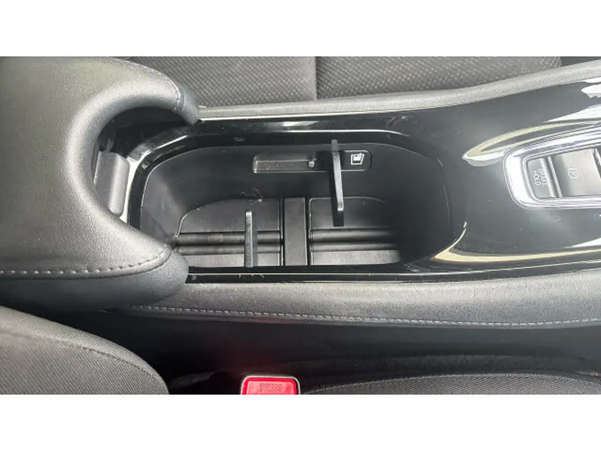2018-honda-hr-v-16-i-dtec-se-navi-big-28