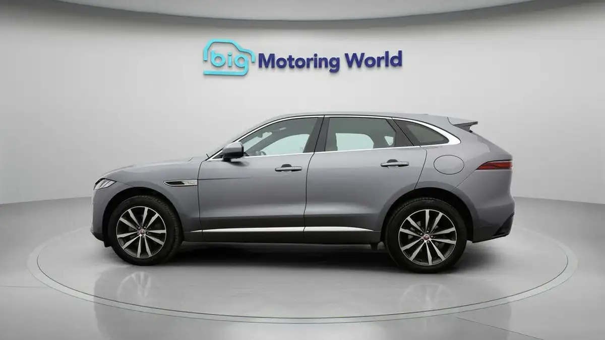 2022-jaguar-f-pace-20-p400e-r-dynamic-se-big-3