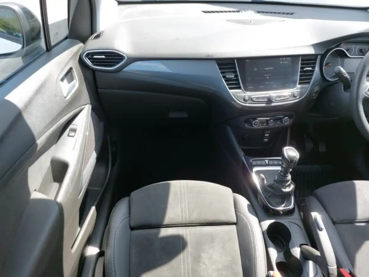 2022-vauxhall-crossland-12-ultimate-130ps-big-9