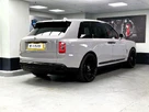 2023-rolls-royce-cullinan-675-black-badge-small-6