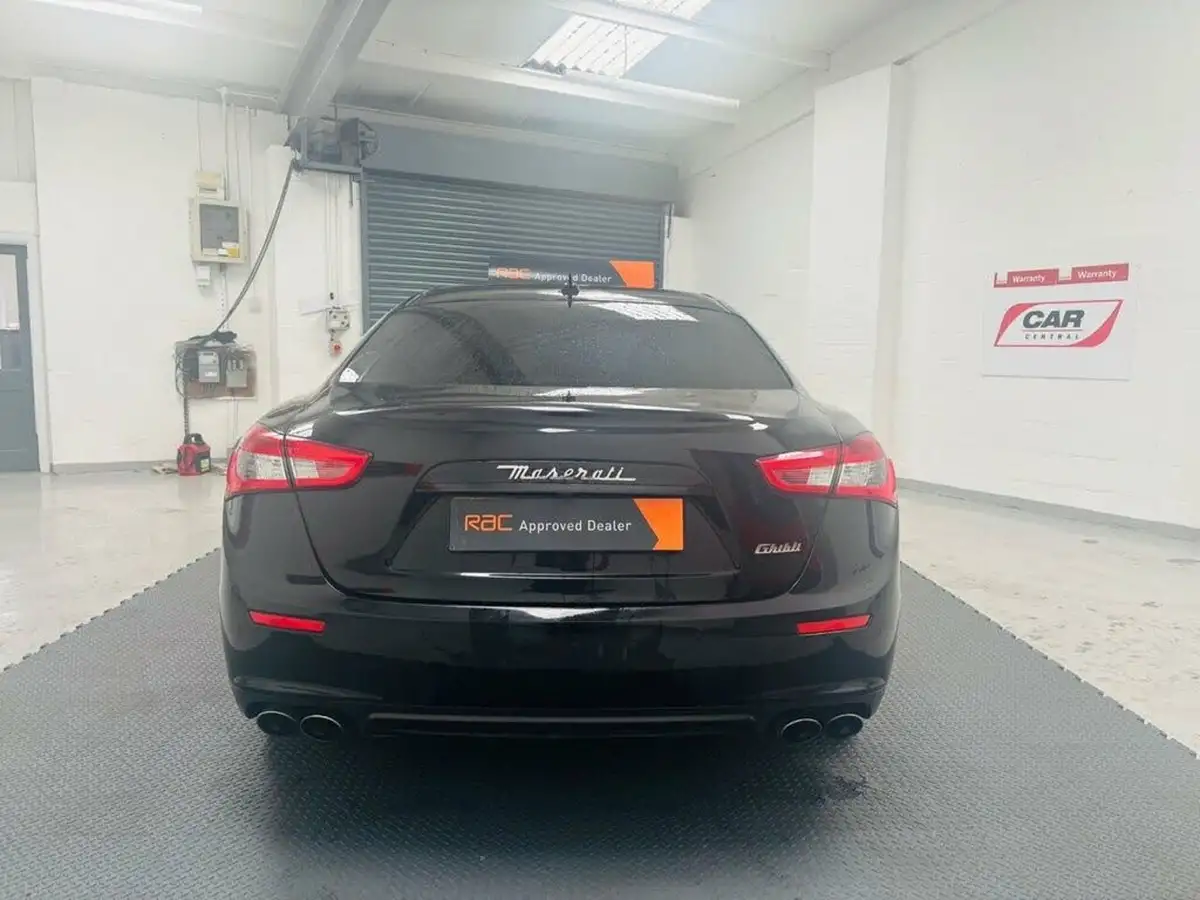 2016-maserati-ghibli-30td-big-4