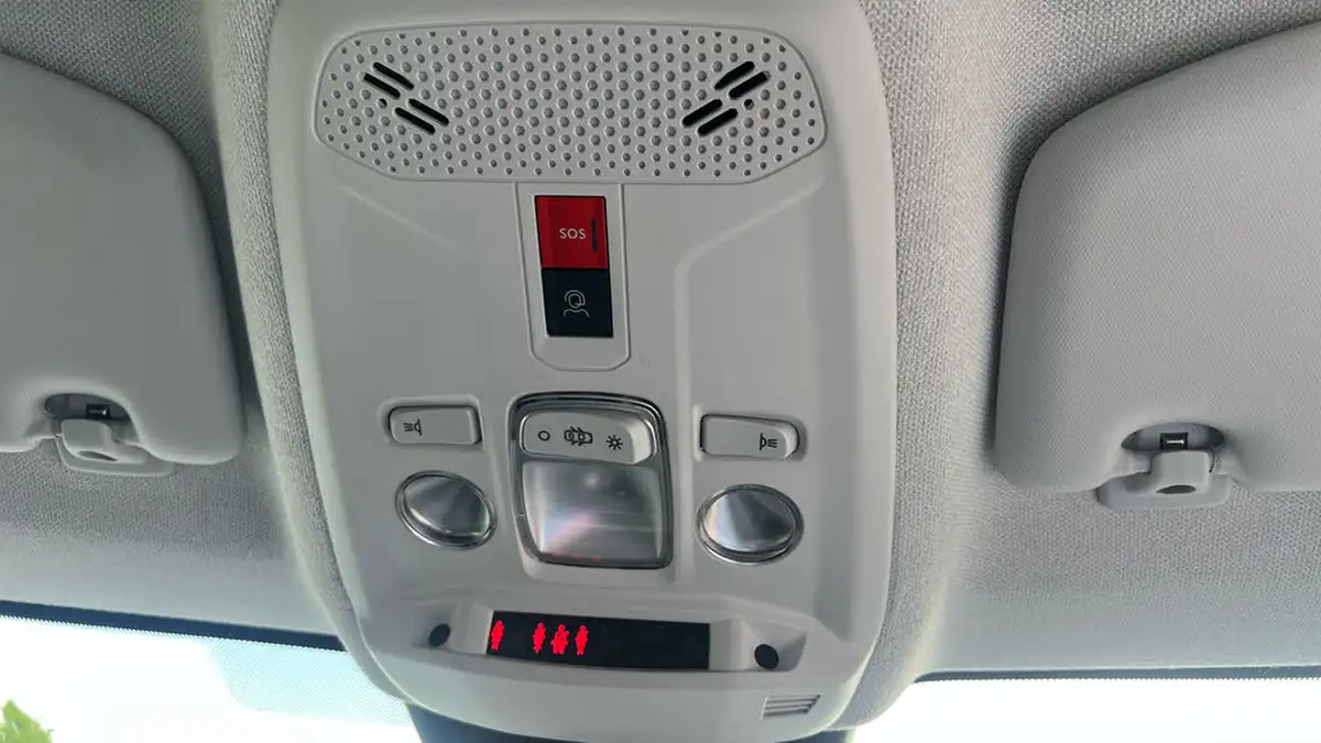 2021-citroen-c4-12-puretech-shine-130ps-big-38