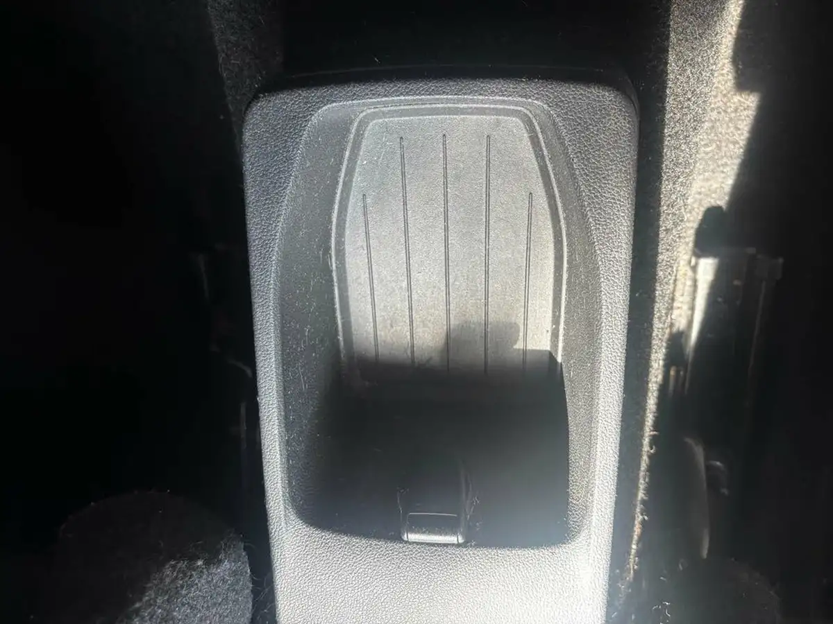 2019-renault-captur-09-tce-iconic-big-32