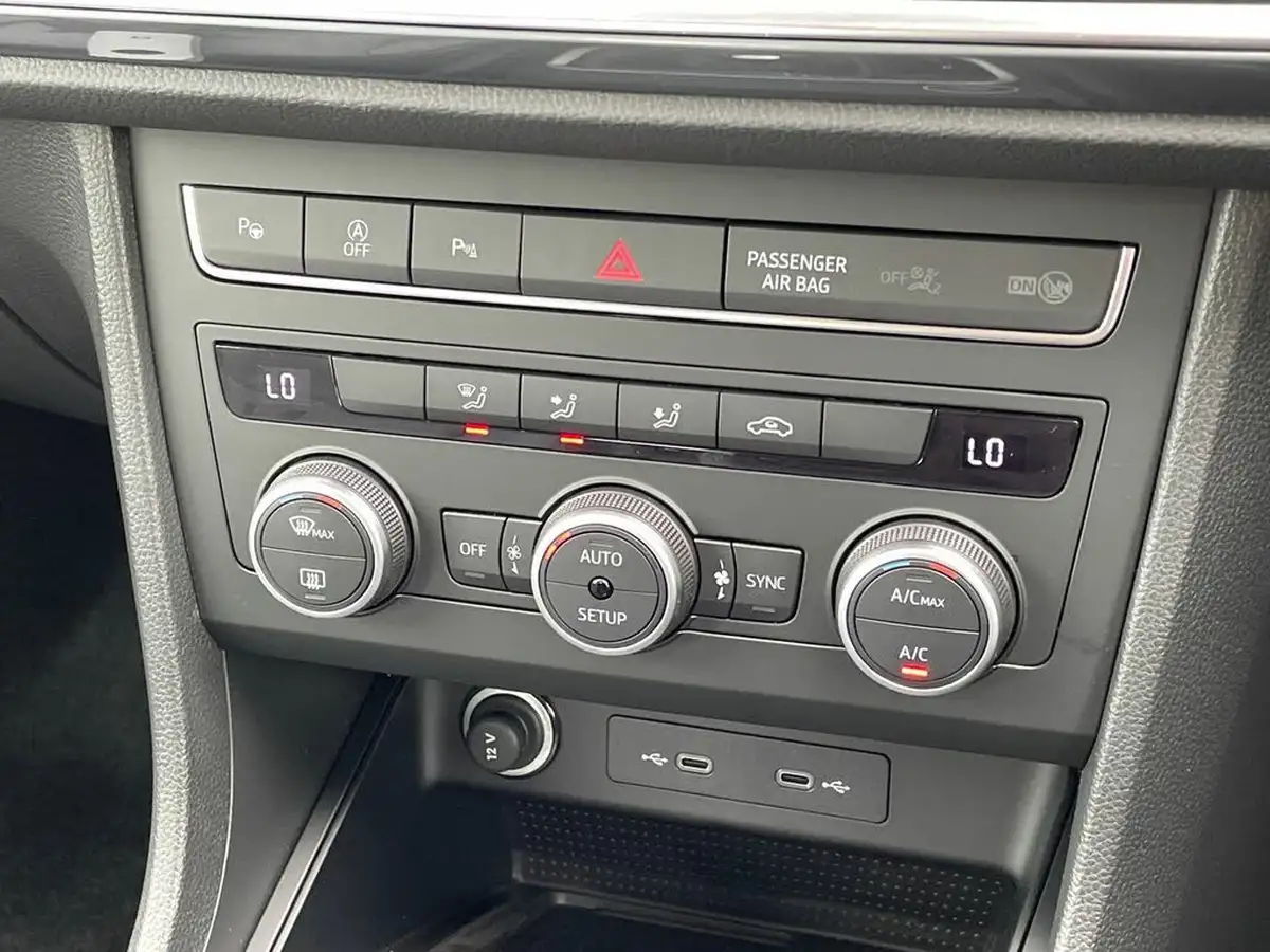 2025-seat-ateca-15-ecotsi-se-technology-dsg-big-23