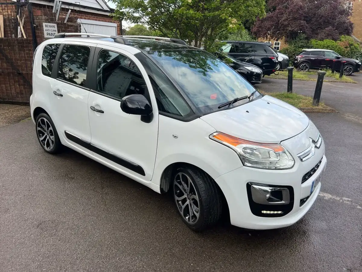 2016-citroen-c3-picasso-12-puretech-platinum-big-16