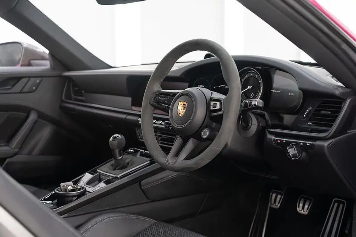 2023-porsche-911-30-carrera-t-big-3