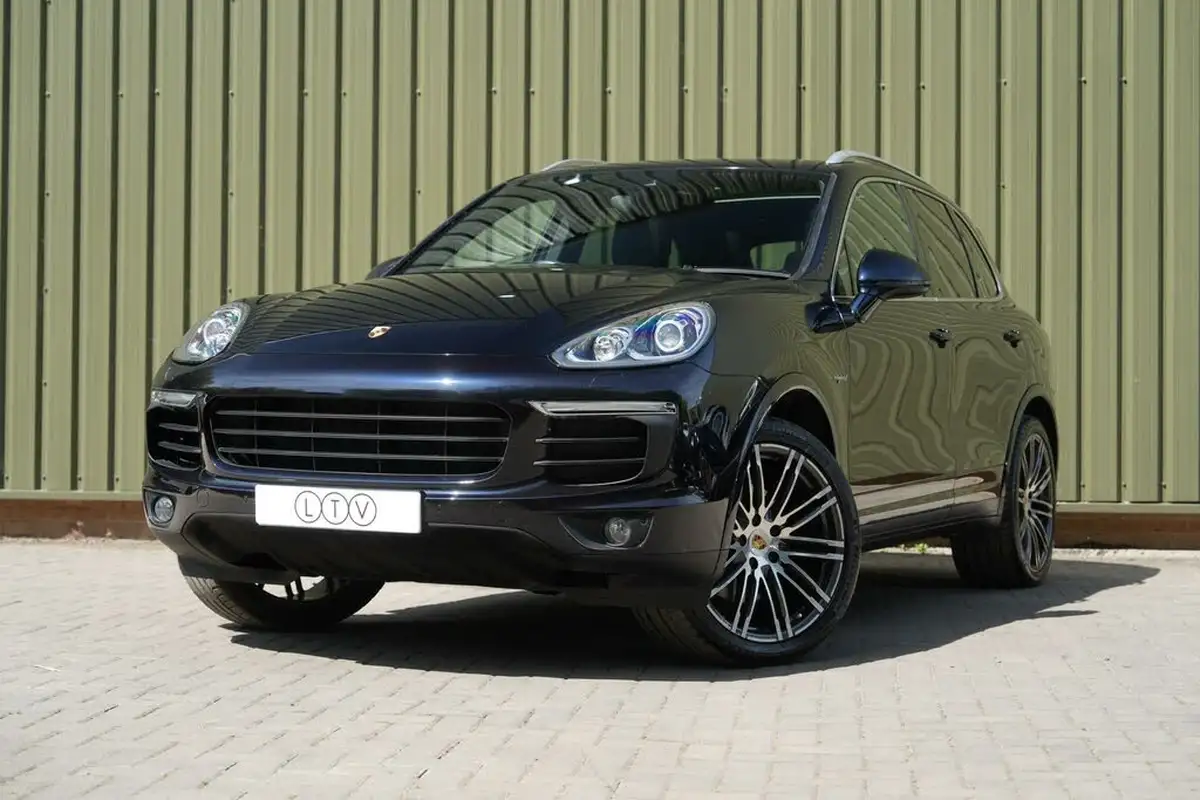 2016-porsche-cayenne-30-s-e-hybrid-big-2