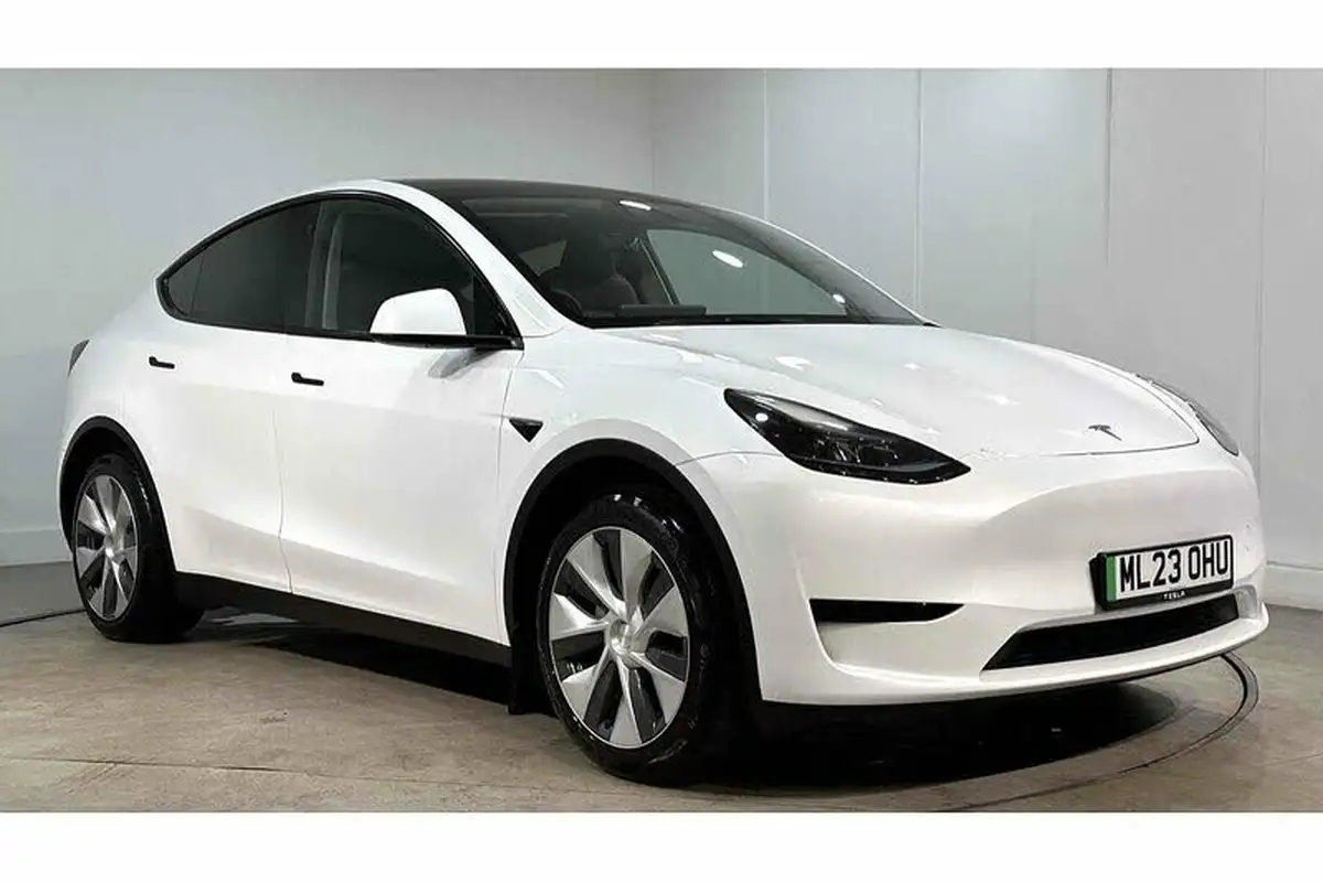 2023-tesla-model-y-e-rwd-big-10