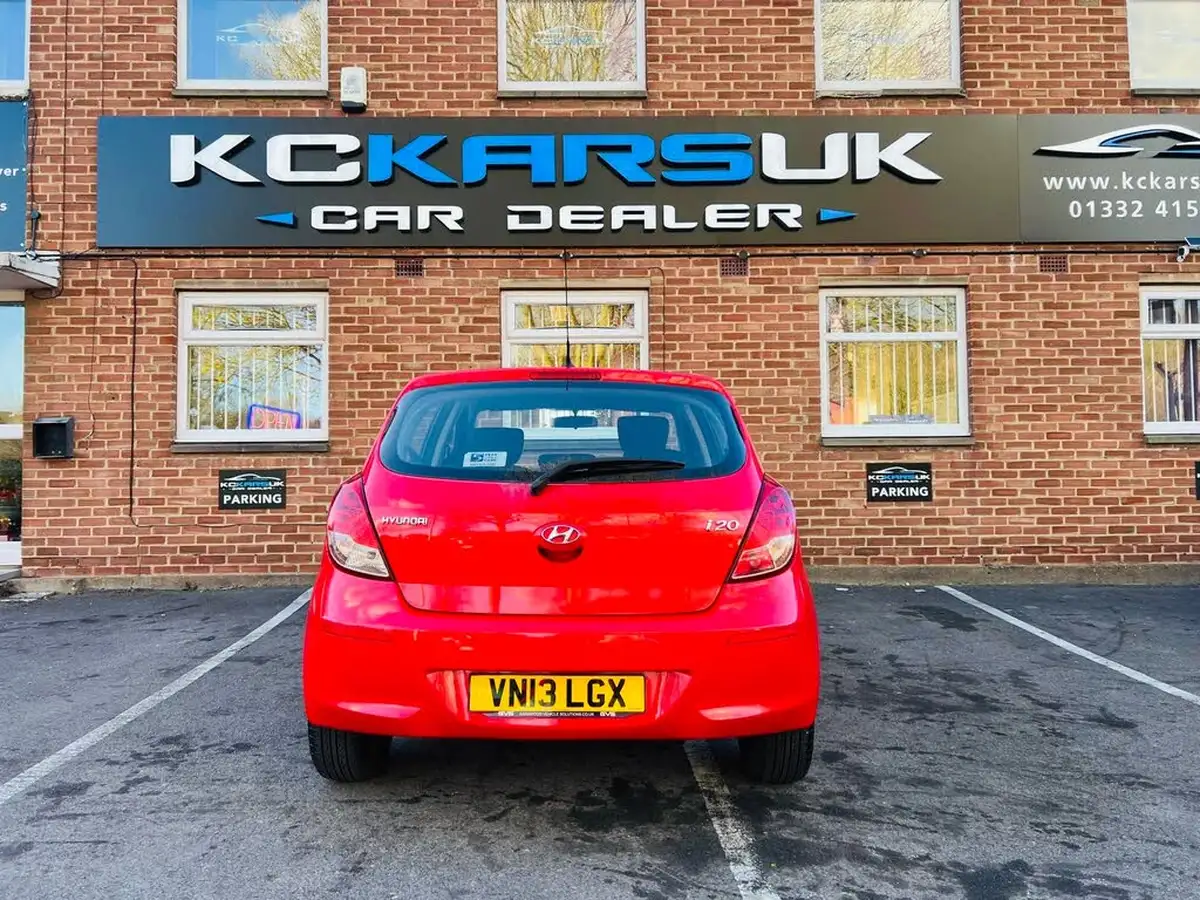 2013-hyundai-i20-12-active-5d-big-64