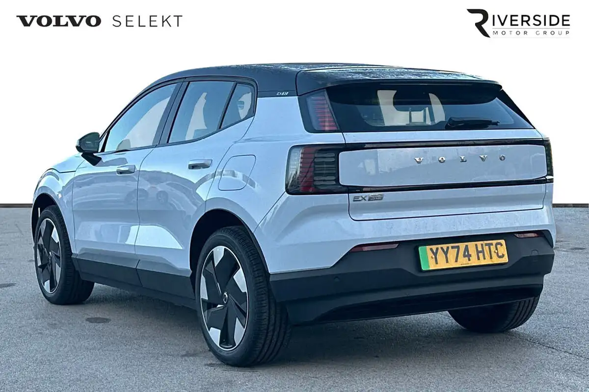 2024-volvo-ex30-e-single-motor-plus-extended-range-big-2