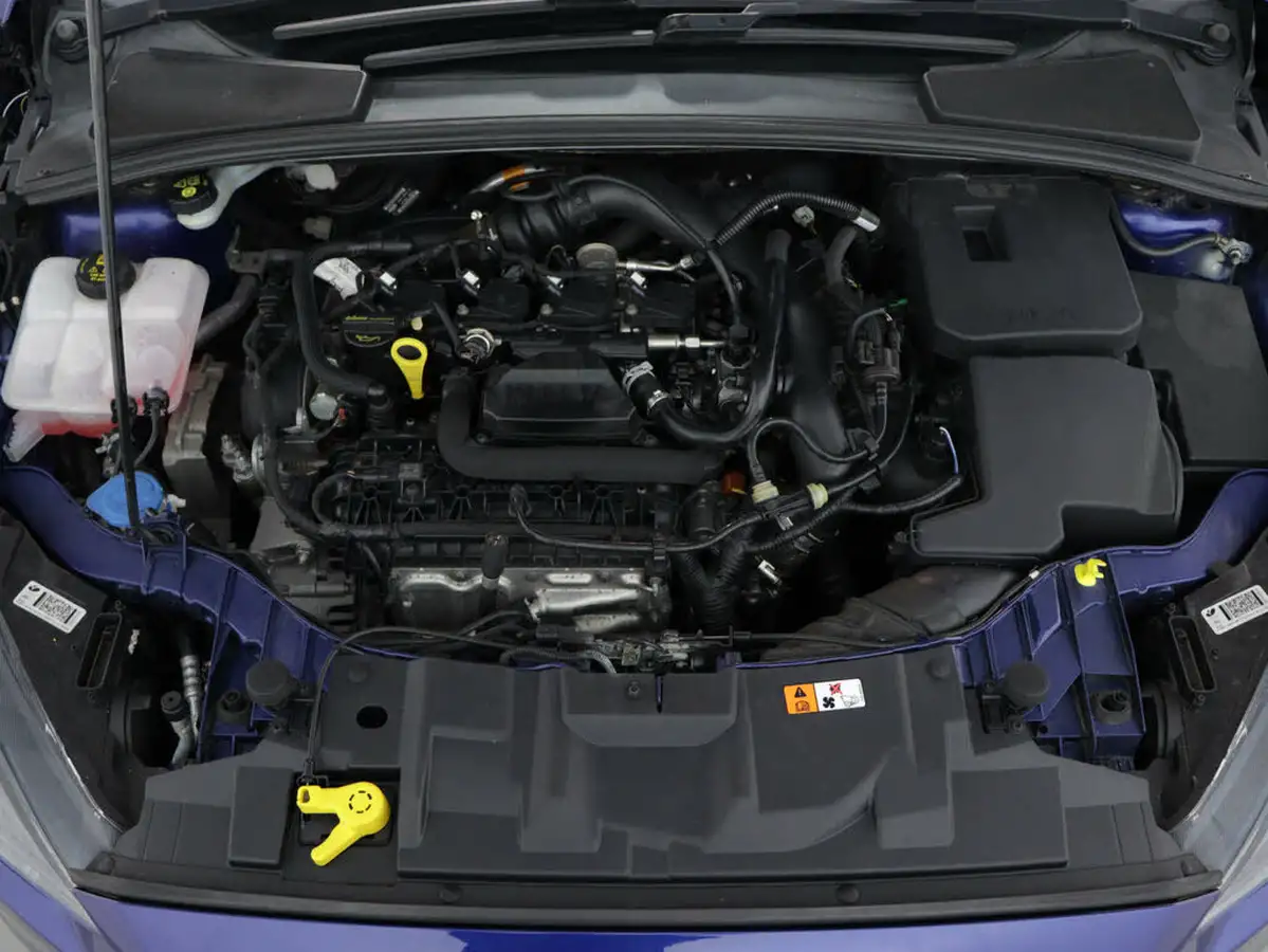 2015-ford-focus-15-titanium-hatchback-big-46