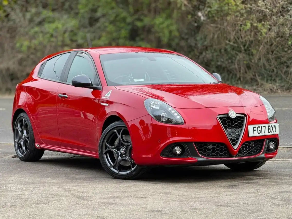 2017-alfa-romeo-giulietta-17-veloce-big-0