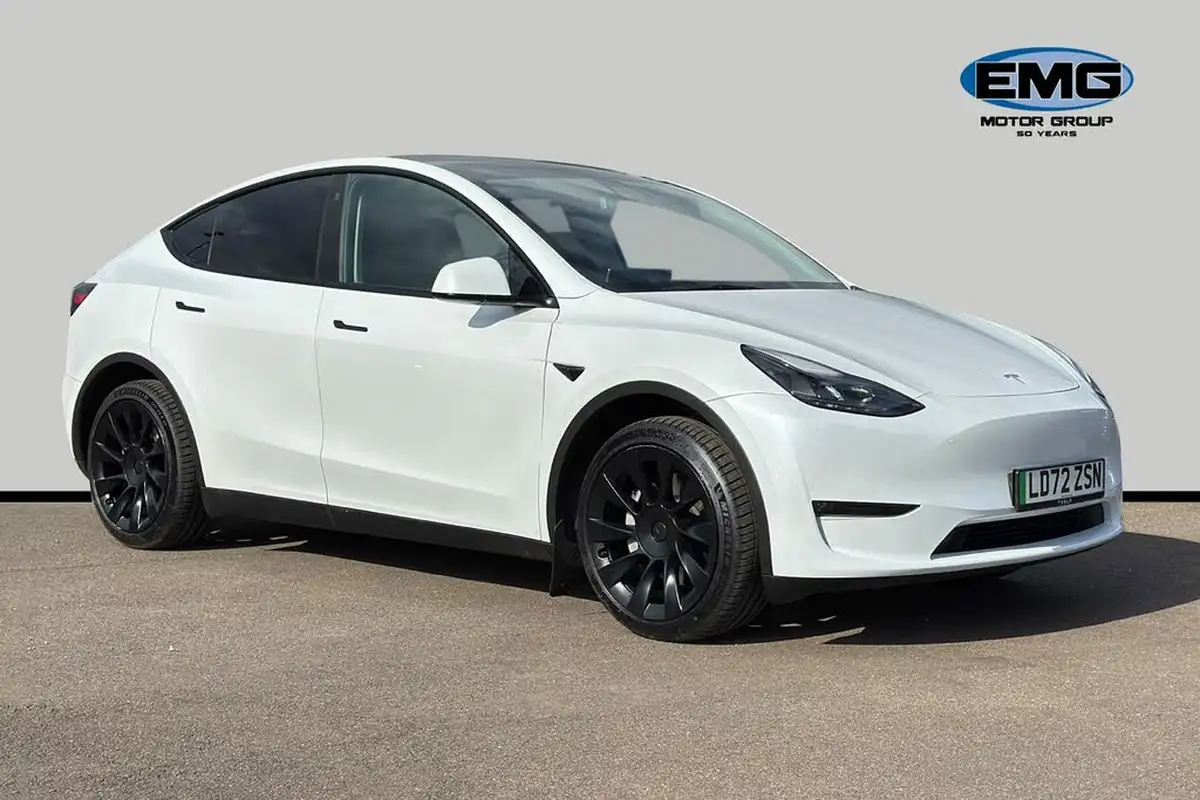 2022-tesla-model-y-e-long-range-big-0