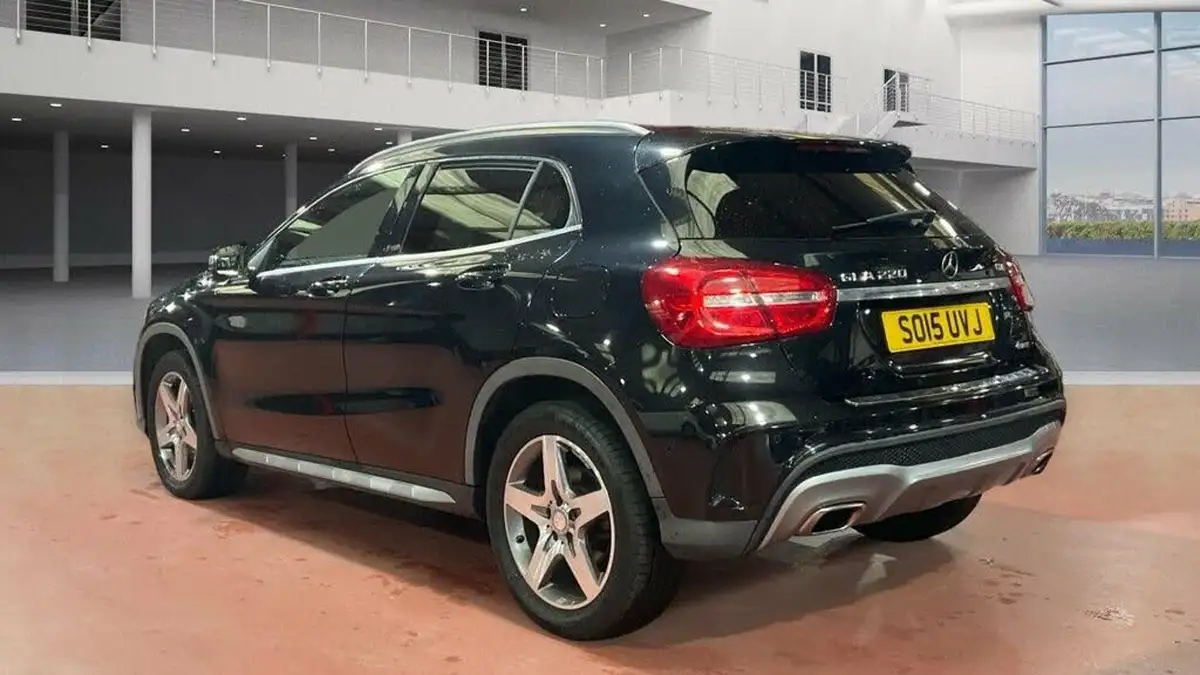 2015-mercedes-benz-gla-class-21cdi-amg-line-168bhp-premium-4matic-big-6