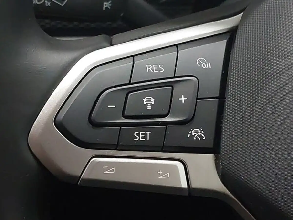 2023-volkswagen-taigo-10-tsi-life-95ps-big-13