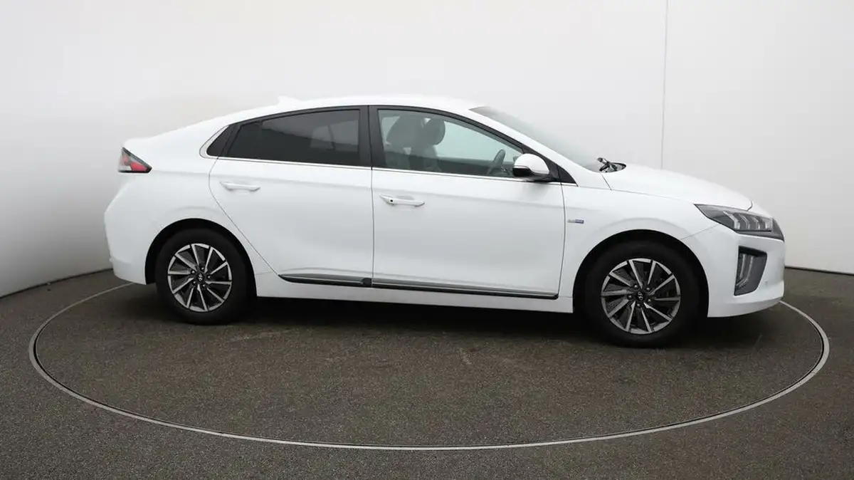 2021-hyundai-ioniq-e-premium-se-electric-100kw-big-51