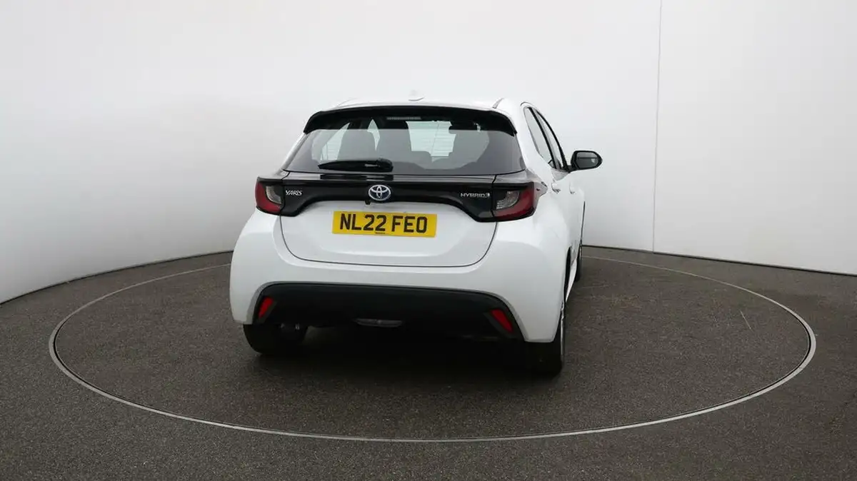 2022-toyota-yaris-15-vvt-i-icon-big-56