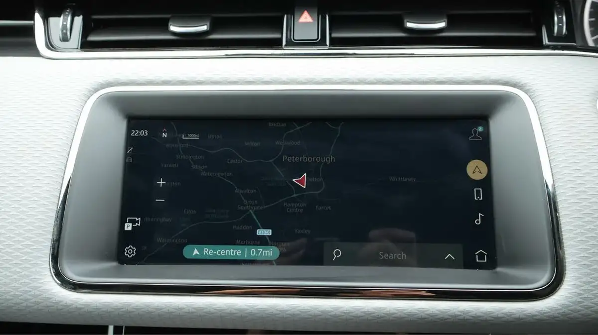 2022-land-rover-range-rover-evoque-15-p300e-r-dynamic-s-big-11