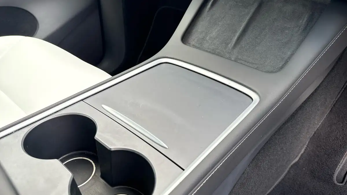 2023-tesla-model-y-e-performance-big-23