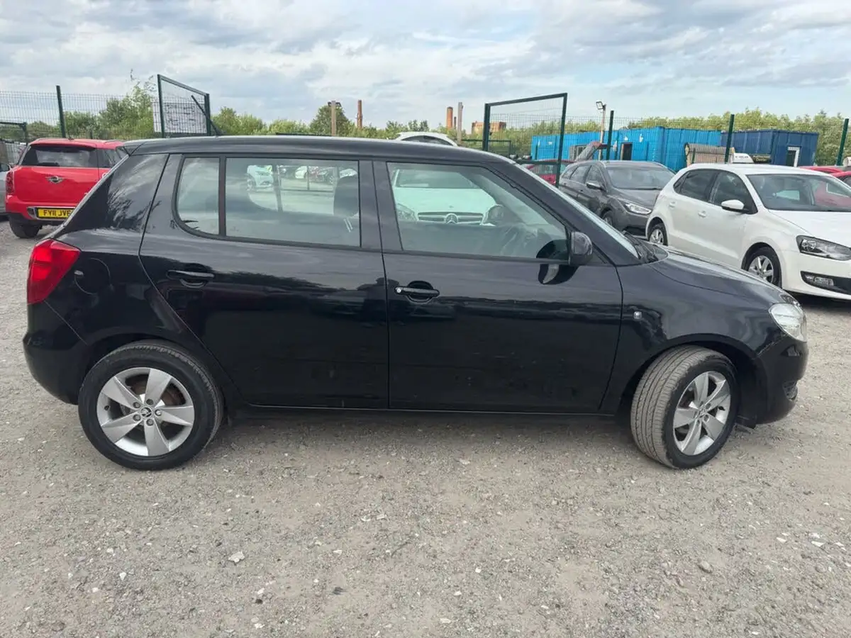 2013-skoda-fabia-16td-se-75ps-hatchback-big-5